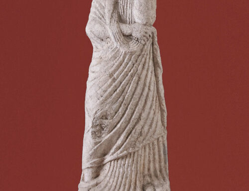 Statua funeraria femminile
